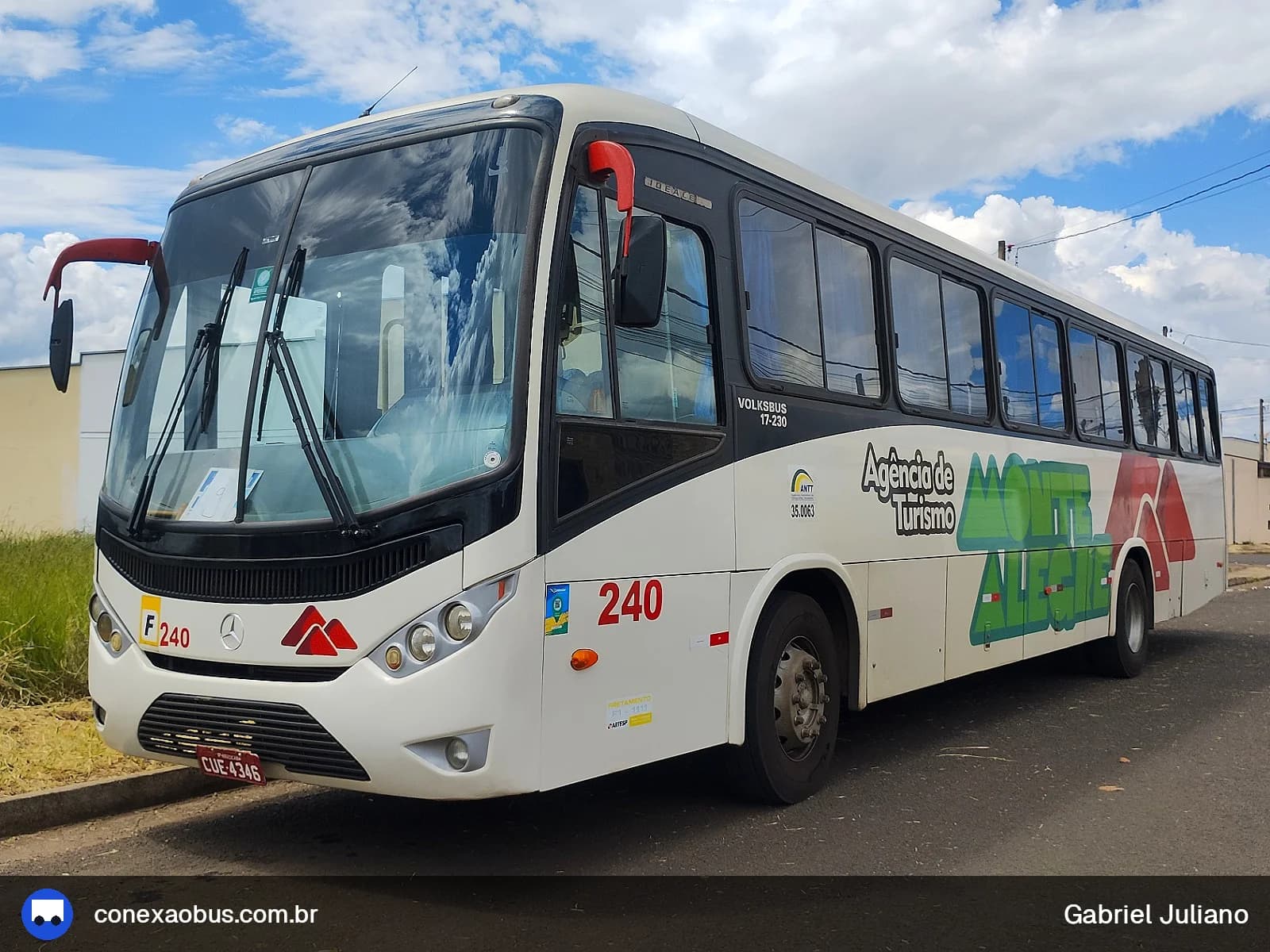 Ônibus Marcopolo IDEALE 770, da Monte Alegre Turismo, prefixo 240