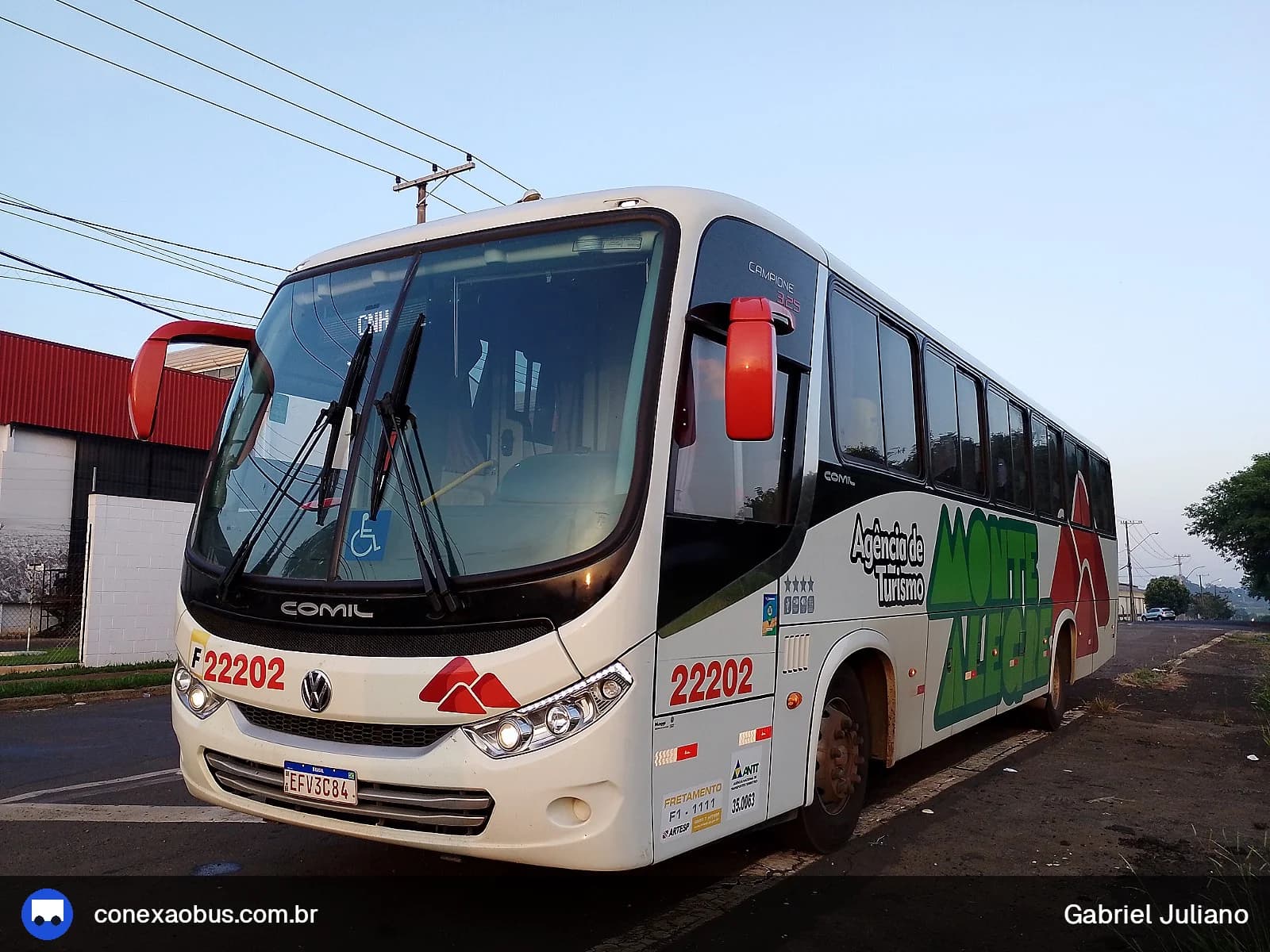 Ônibus Comil Campione 3.25 2014, da Monte Alegre Turismo, prefixo 22202, linha CNH / CASE, em Piracicaba-SP