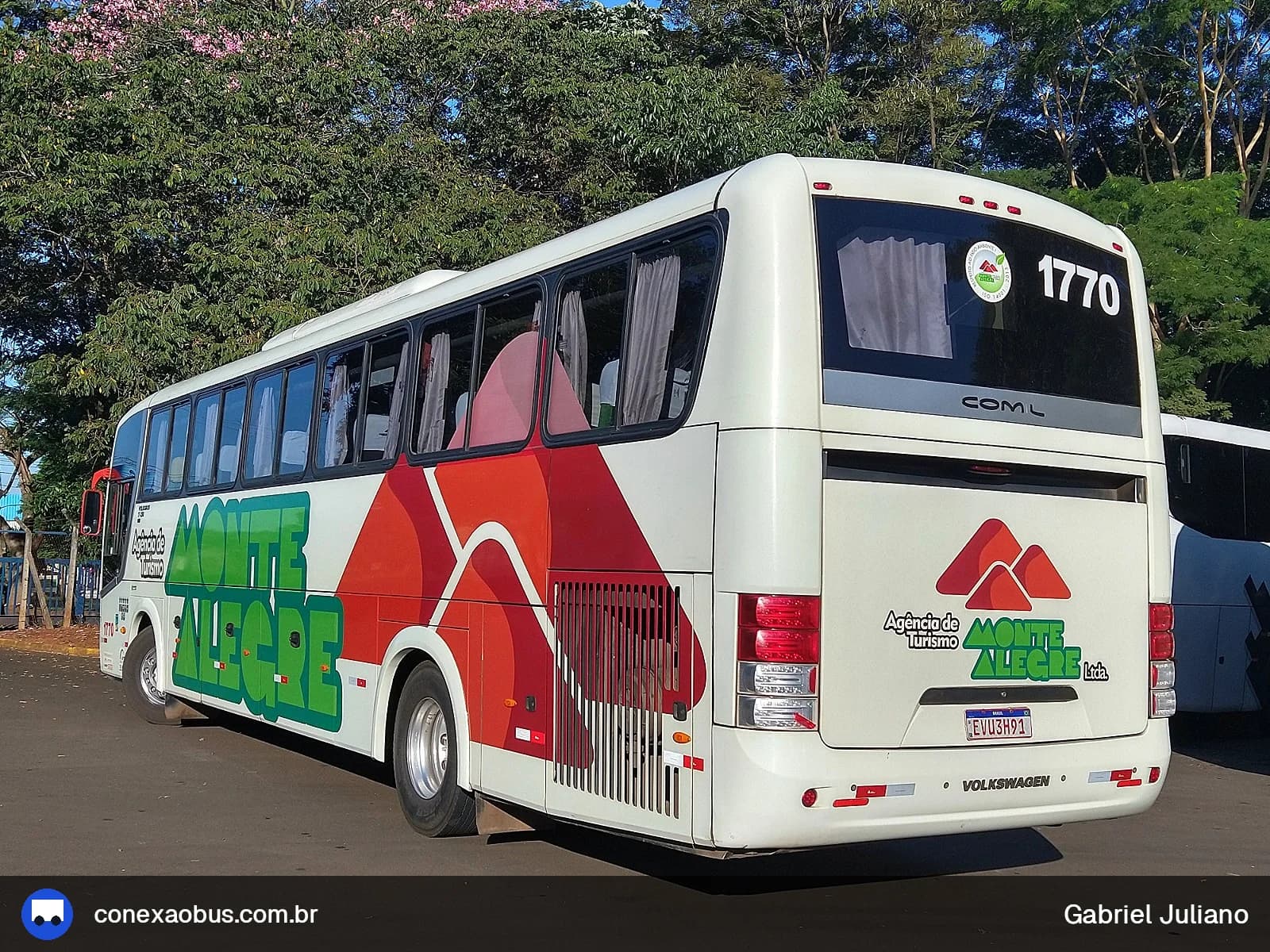Ônibus Comil Campione 3.45 2011, da Monte Alegre Turismo, prefixo 1770, em Piracicaba-SP
