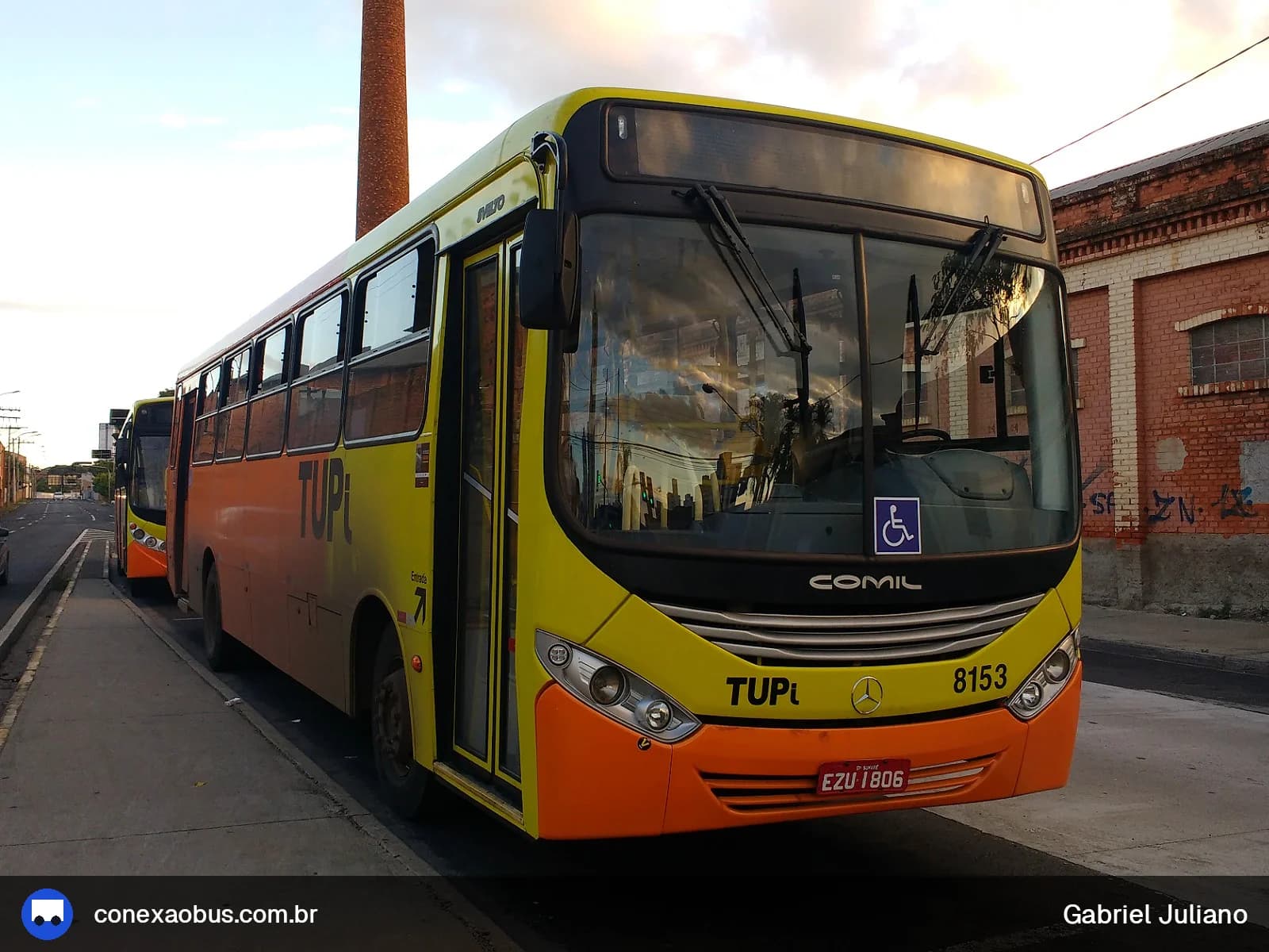 Ônibus Comil Svelto 2012, da TUPi | Transporte Urbano Piracicaba, prefixo 8153, em Piracicaba-SP