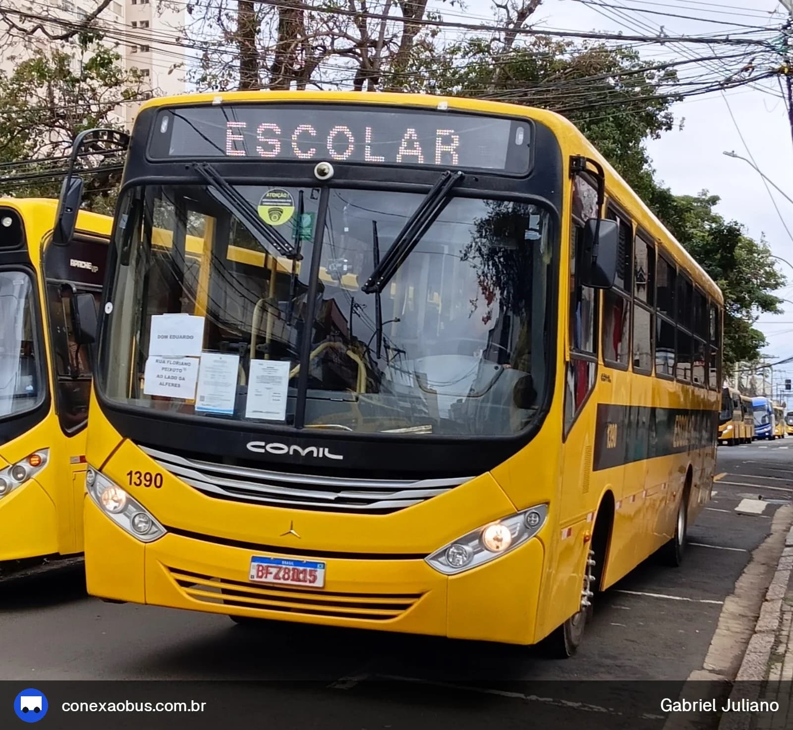 Ônibus Comil Svelto 2012, da Viação Salire, prefixo 1390, em Piracicaba-SP