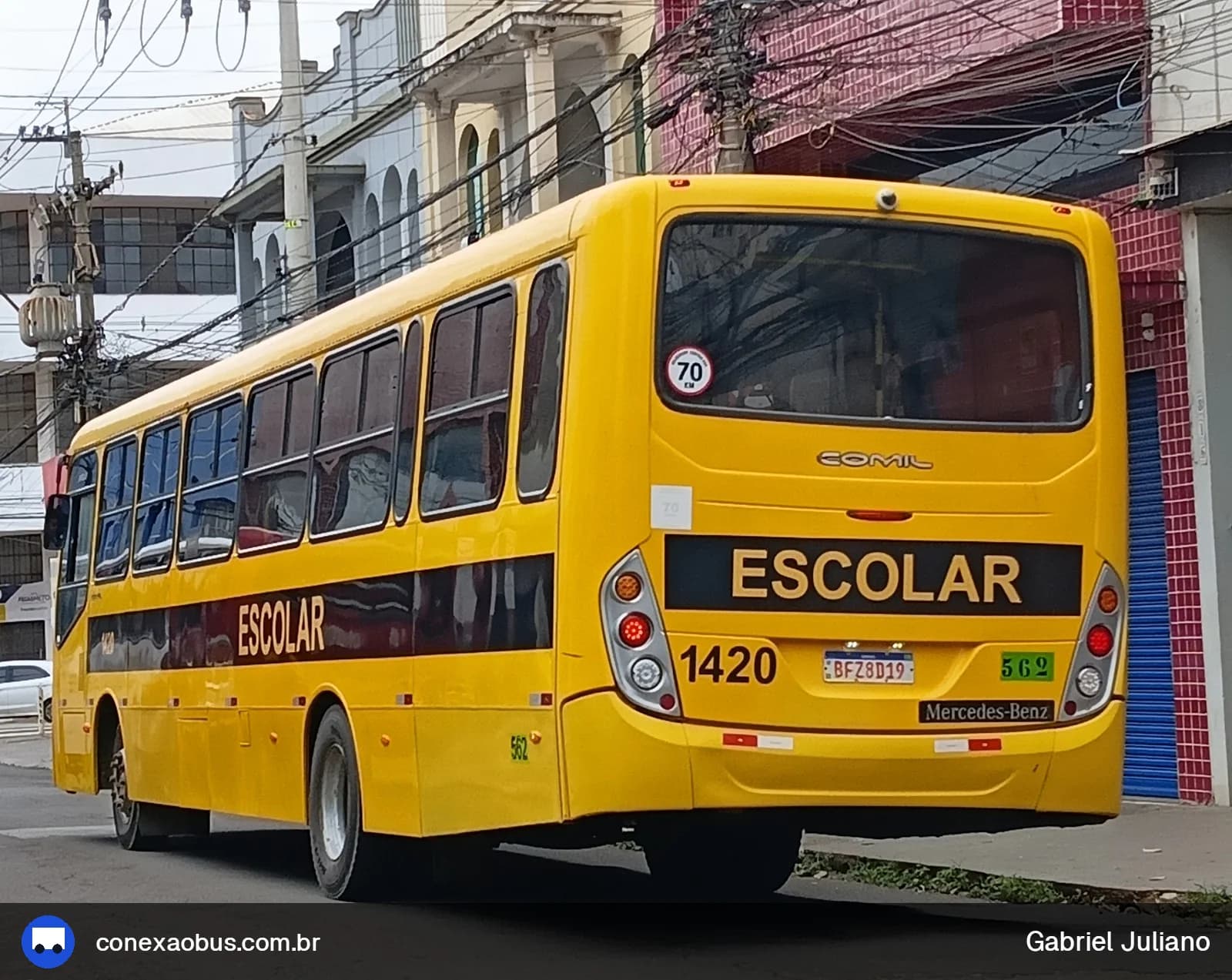 Ônibus Comil Svelto 2012, da Viação Salire, prefixo 1420, em Piracicaba-SP