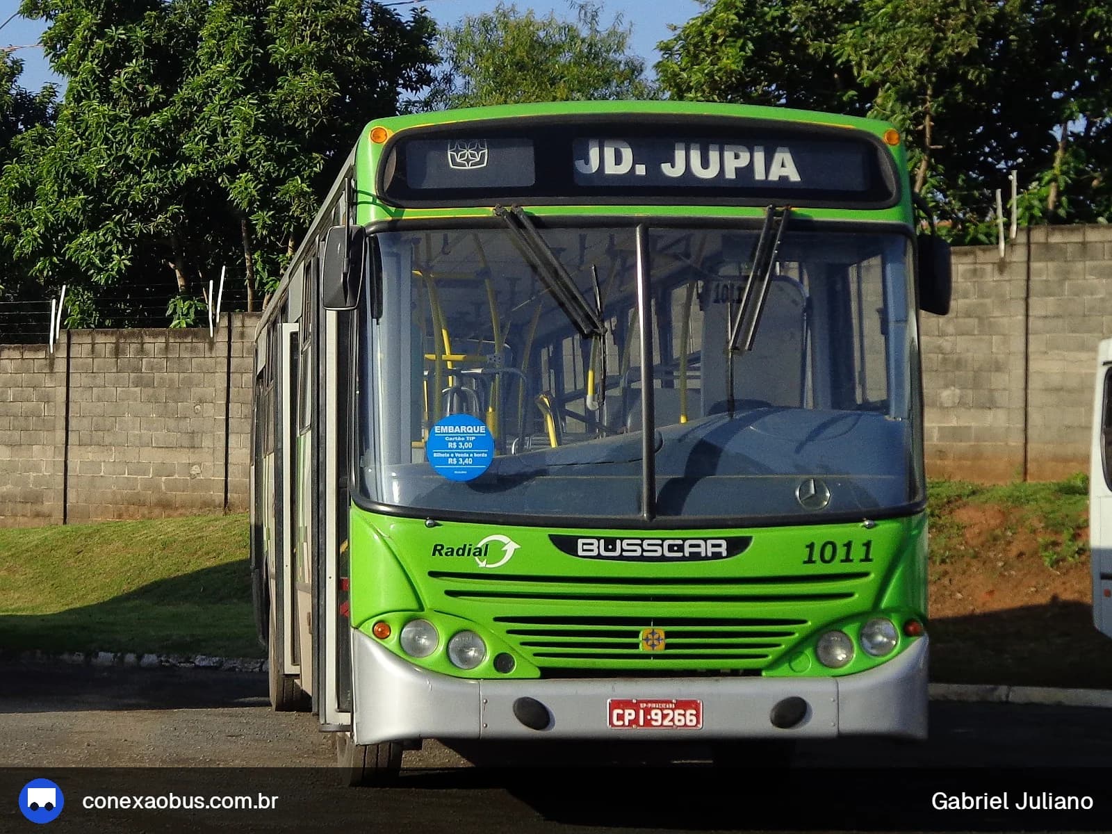 Ônibus Busscar Urbanuss, da Auto Viação Millenium Ltda, prefixo 1011, em Piracicaba-SP