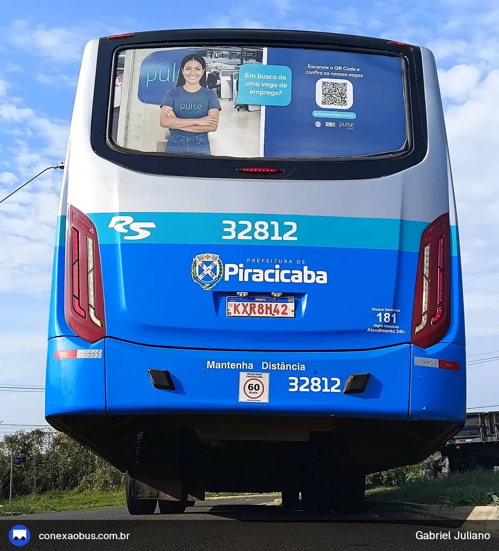 Ônibus CAIO Apache Vip IV, da Rápido Sumaré | Pira Mobilidade, prefixo 32812, linha 402 - PQ PIRACICABA  / Terminal Vila Sônia, em Piracicaba-SP