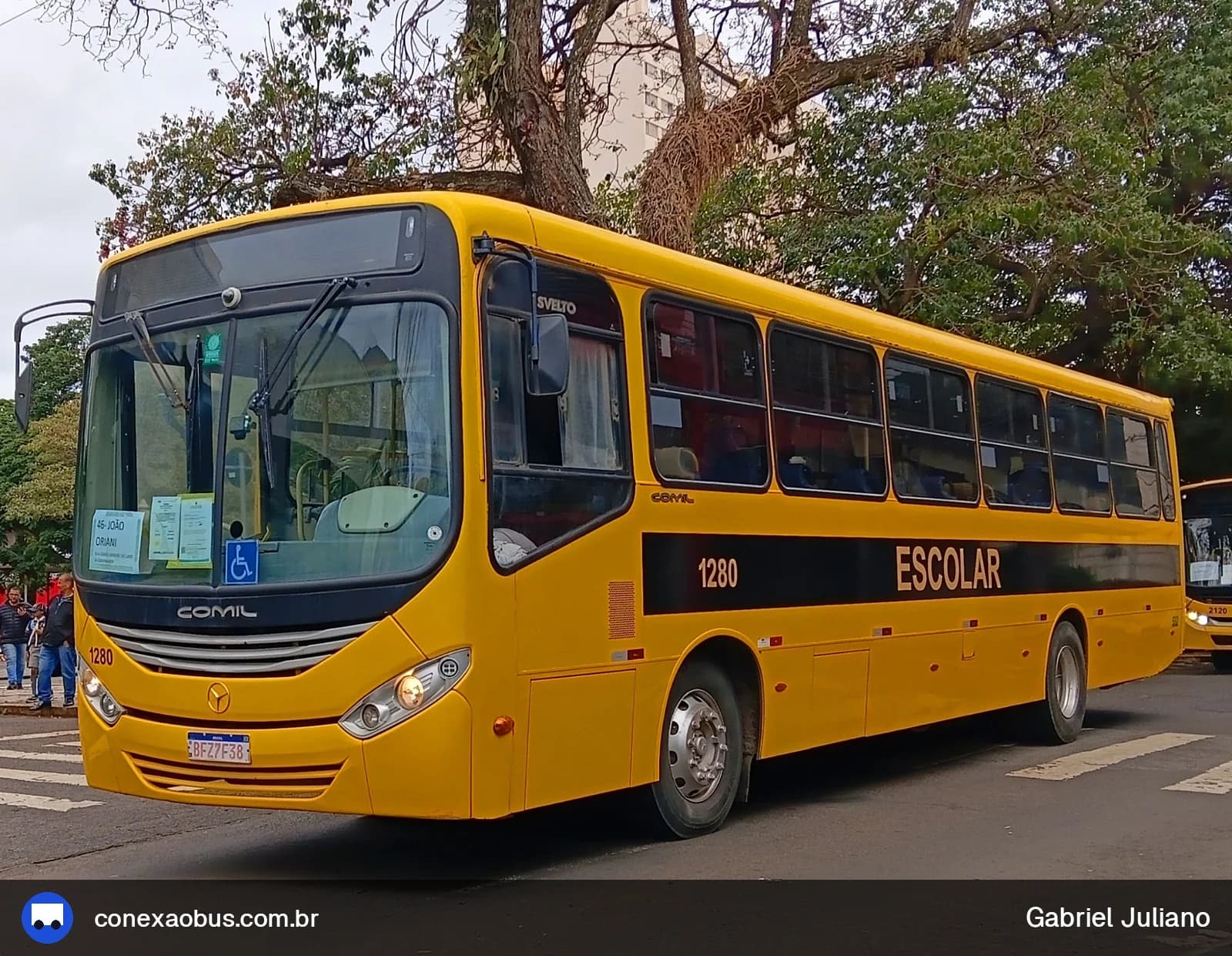 Ônibus Comil Svelto 2012, da Viação Salire, prefixo 1280, em Piracicaba-SP