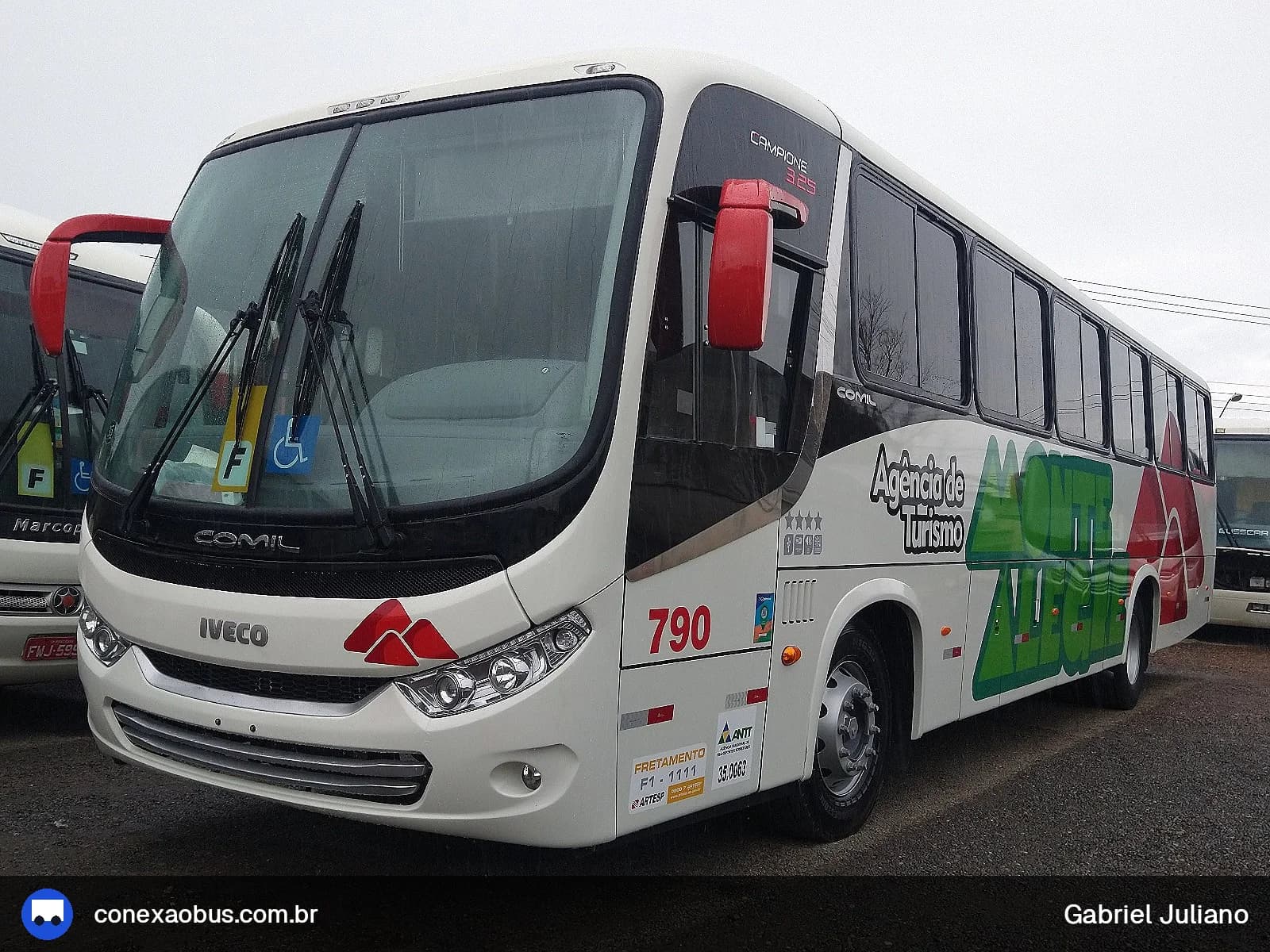Ônibus Comil Campione 3.25 2014, da Monte Alegre Turismo, prefixo 790, em Piracicaba-SP