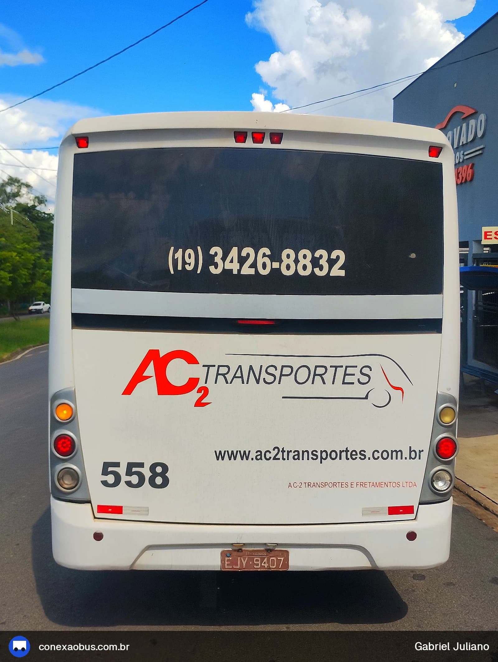 Ônibus Comil Versátile, da AC Transportes, prefixo 558, em Piracicaba-SP