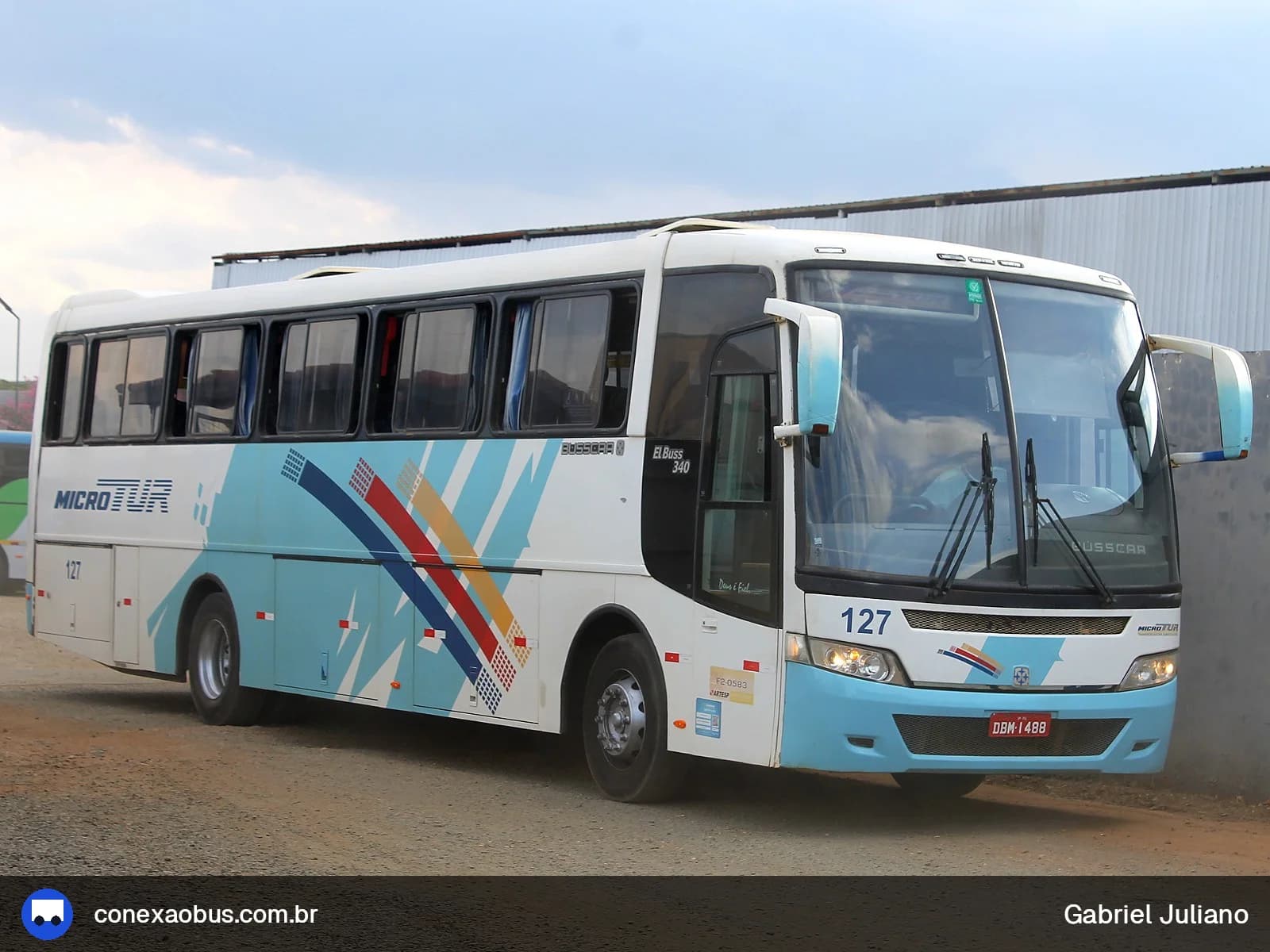 Ônibus Busscar El Buss 340, da Microtur Transportadora, prefixo 127, em Boituva-SP