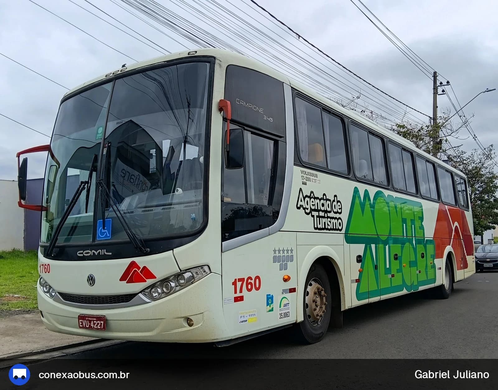 Ônibus Comil Campione 3.45 2011, da Monte Alegre Turismo, prefixo 1760, em Piracicaba-SP