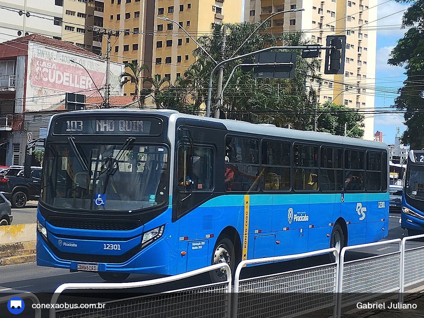 Ônibus CAIO Apache Vip IV, da Rápido Sumaré | Pira Mobilidade, prefixo 12301, em Piracicaba-SP