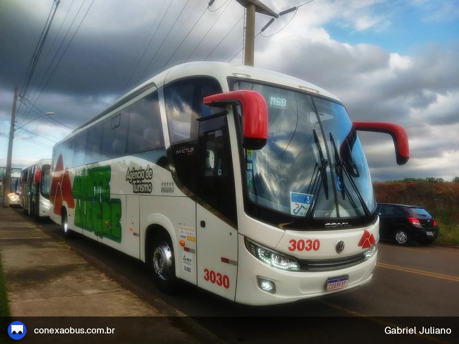 Ônibus Comil Campione Invictus 1200, da Monte Alegre Turismo, prefixo 3030, em Piracicaba-SP