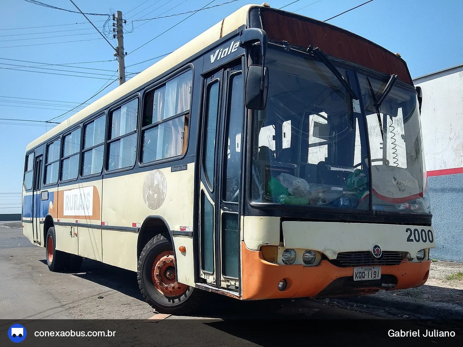 Ônibus Marcopolo Viale, da PARTICULARES, prefixo 2000, em Piracicaba-SP