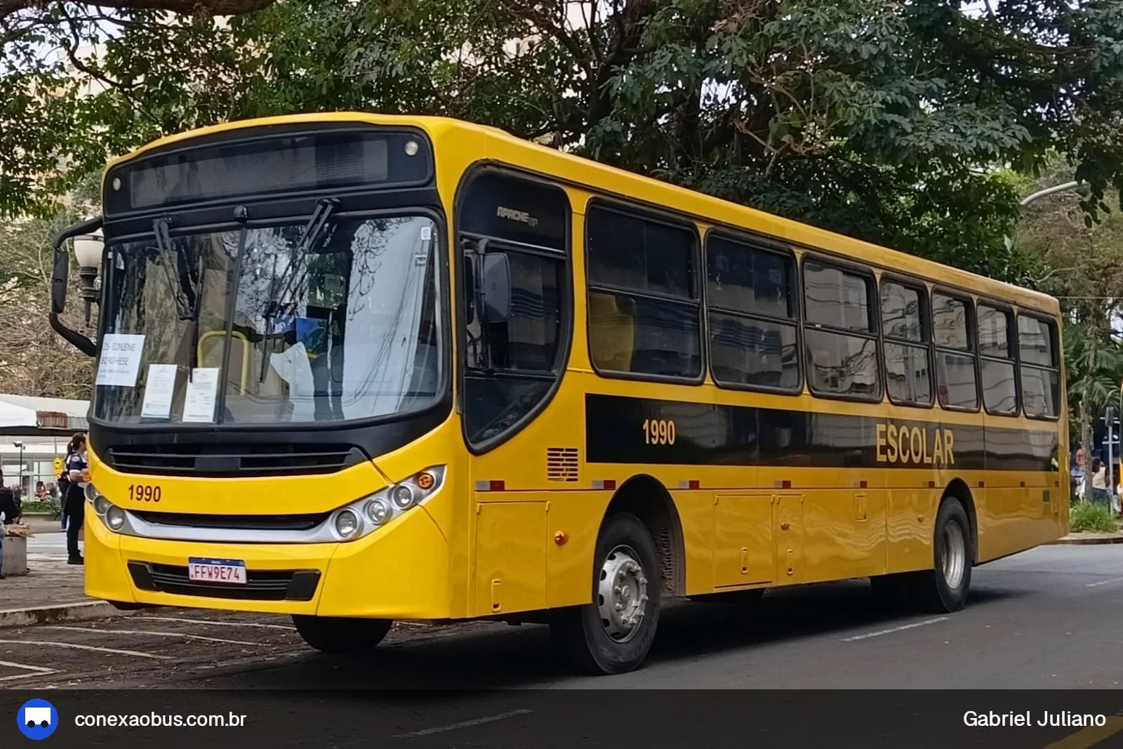 Ônibus CAIO Apache Vip III, da Viação Salire, prefixo 1990, em Piracicaba-SP