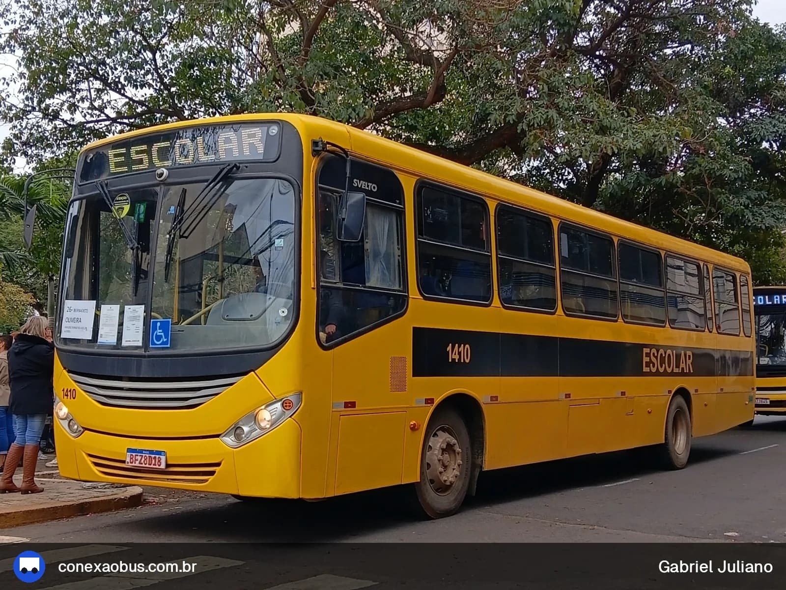 Ônibus Comil Svelto 2012, da Viação Salire, prefixo 1410, em Piracicaba-SP