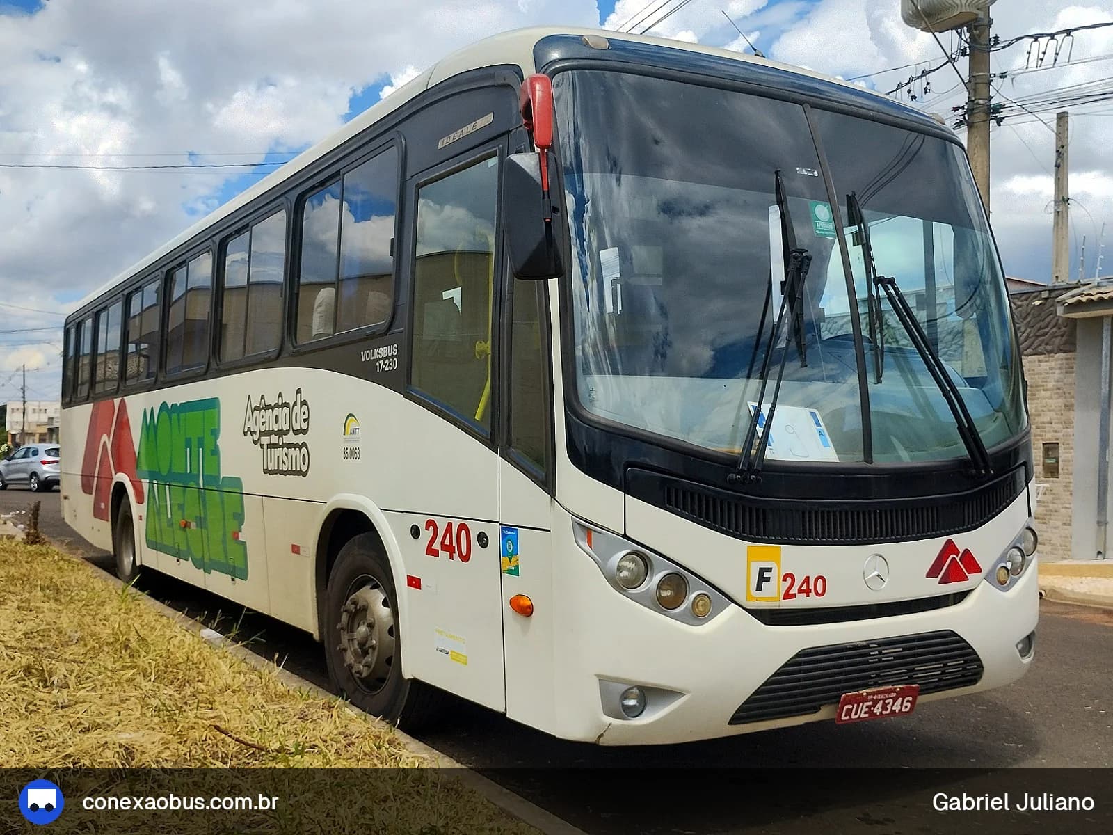 Ônibus Marcopolo IDEALE 770, da Monte Alegre Turismo, prefixo 240