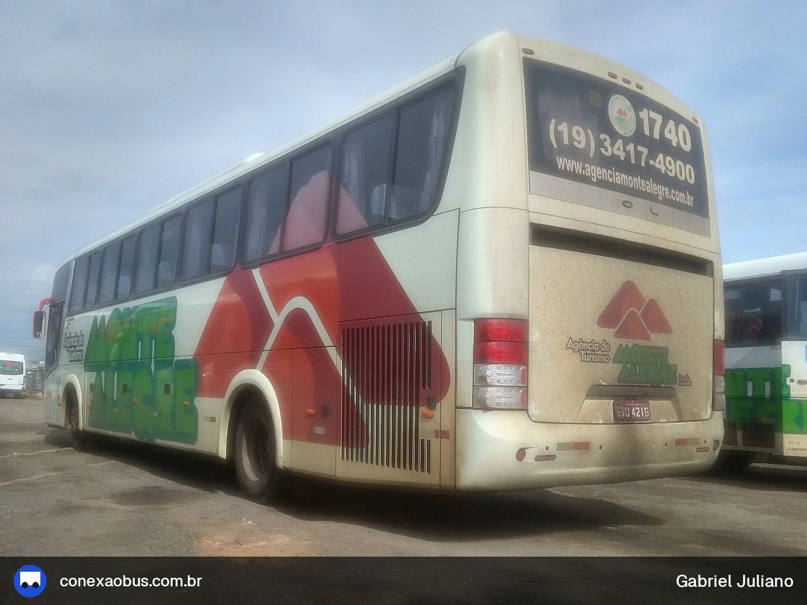 Ônibus Comil Campione 3.45 2011, da Monte Alegre Turismo, prefixo 1740, em Piracicaba-SP