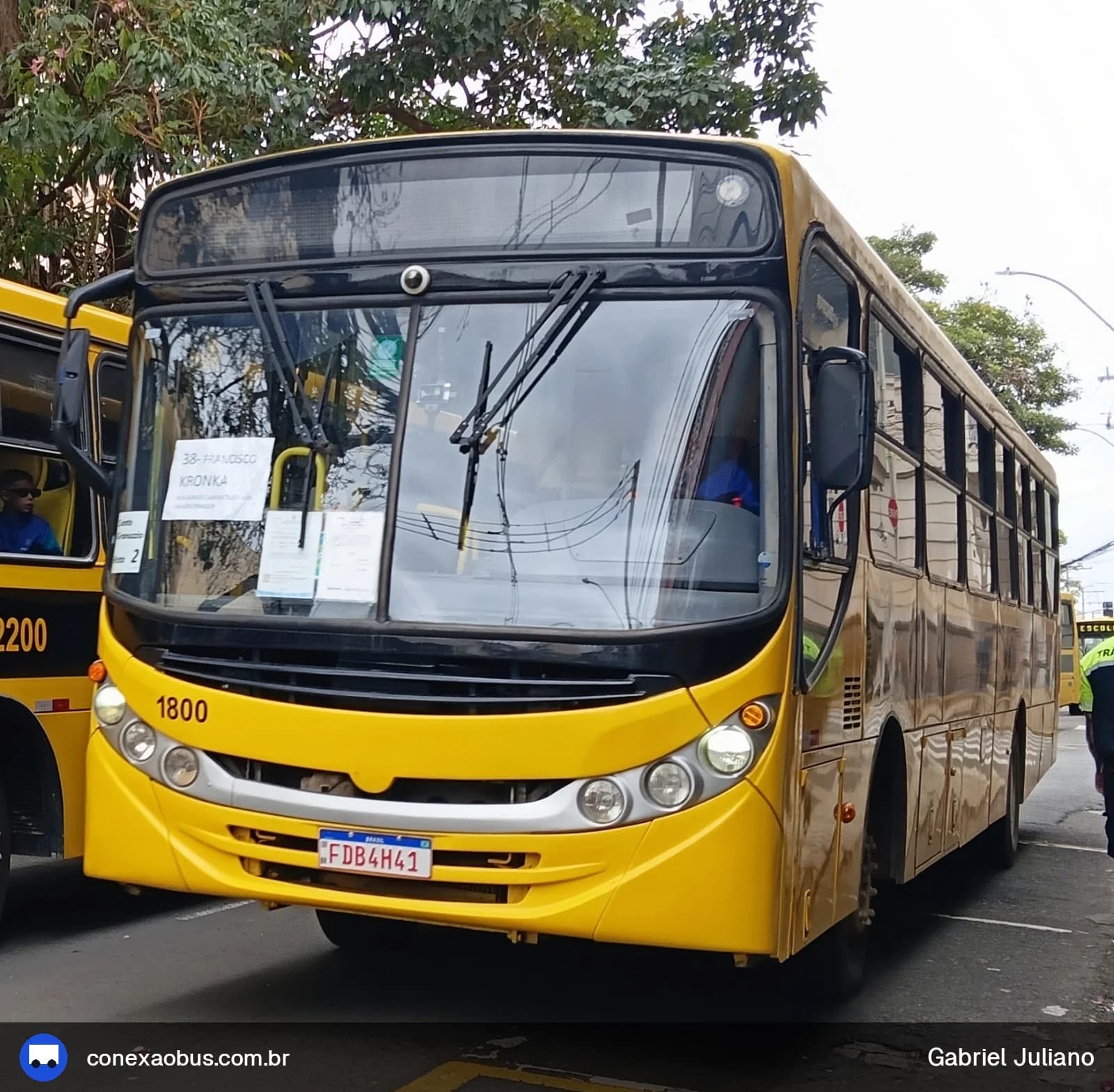Ônibus CAIO Apache Vip II, da Viação Salire, prefixo 1800, em Piracicaba-SP