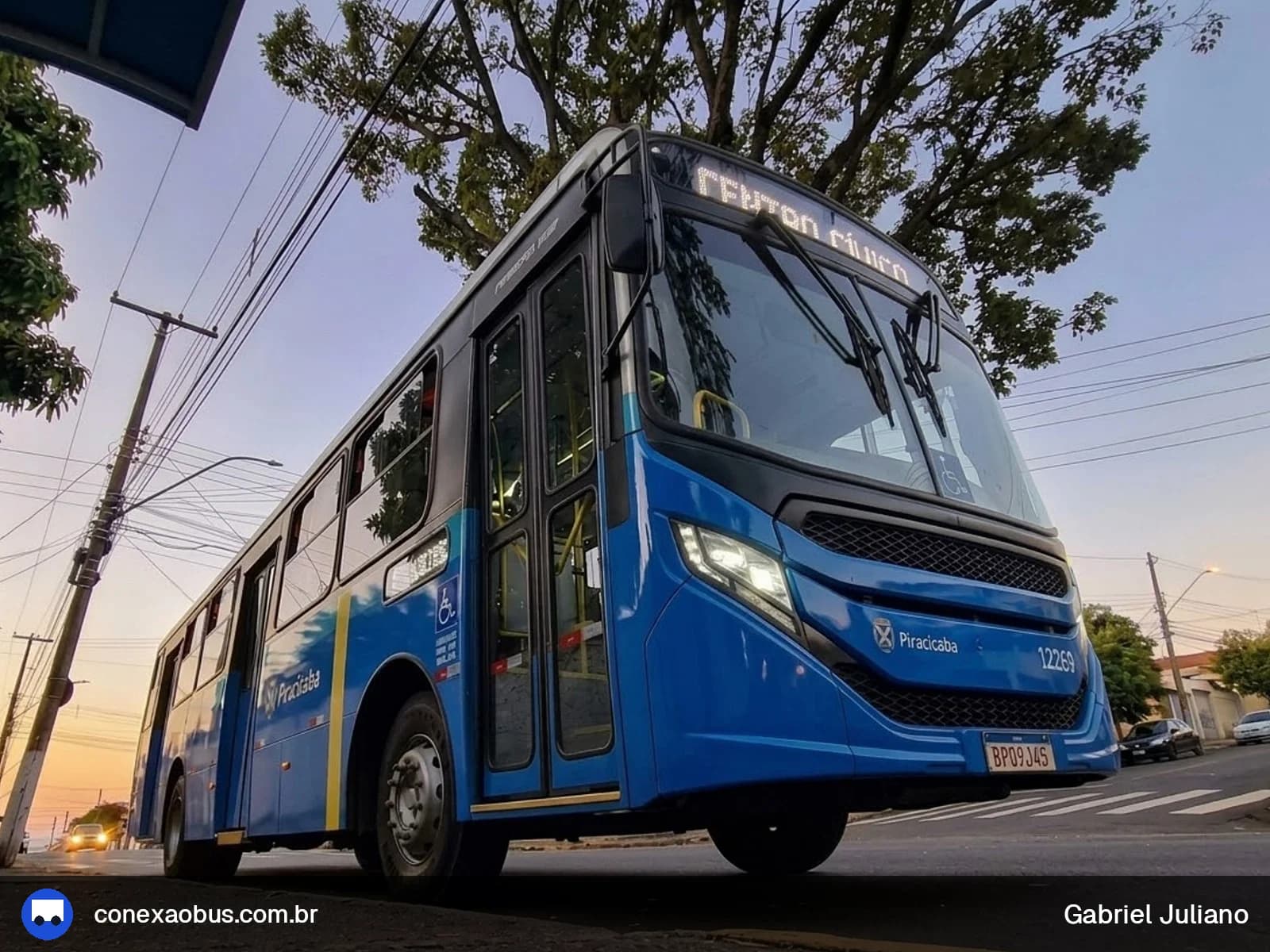 Ônibus CAIO Apache Vip V, da Rápido Sumaré | Pira Mobilidade, prefixo 12269, linha 702 - JD. JUPIA via Centro Cívico, em Piracicaba-SP