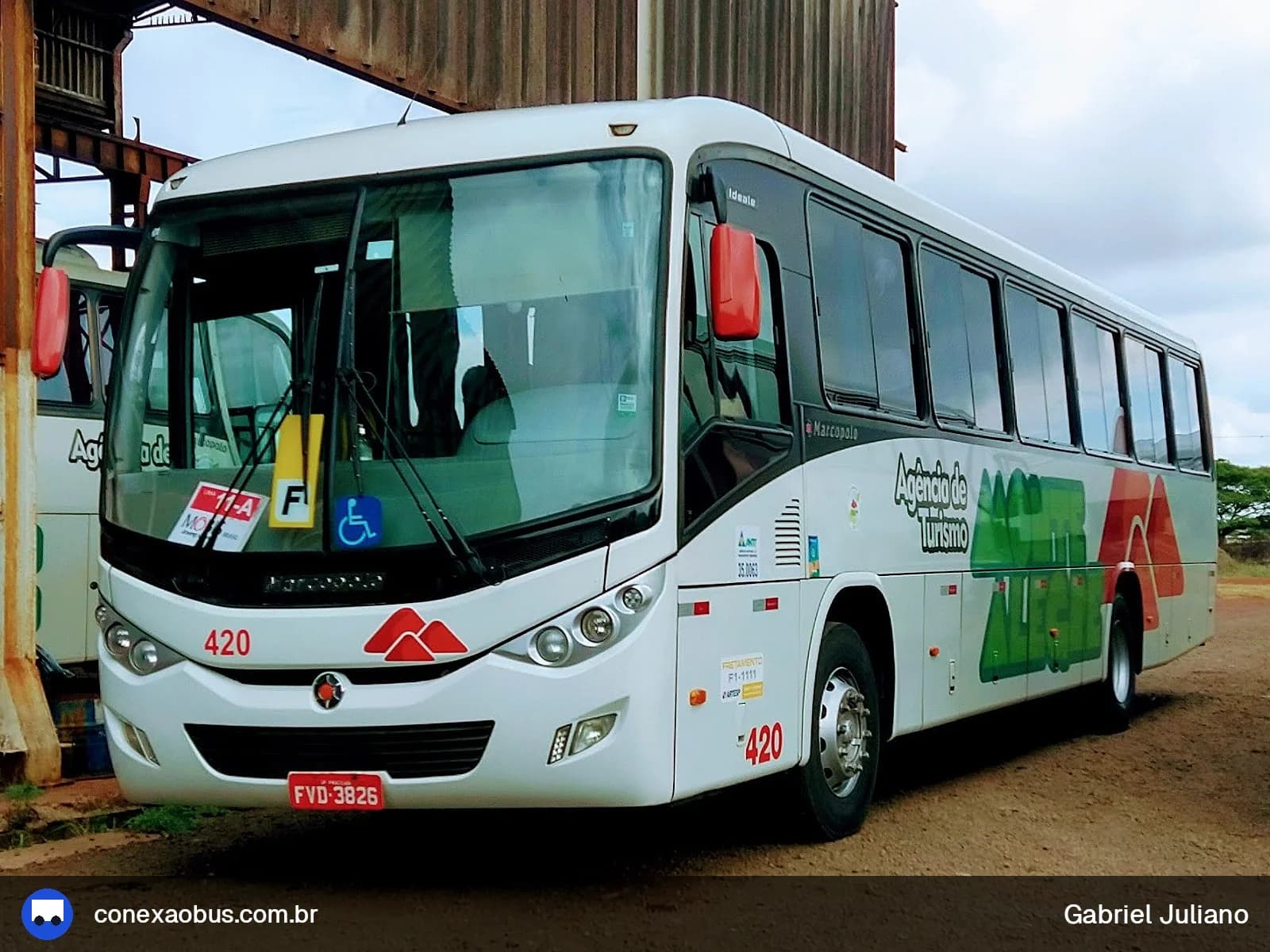Ônibus Marcopolo IDEALE 2015, da Monte Alegre Turismo, prefixo 420, linha 11A - MOBIS, em Piracicaba-SP