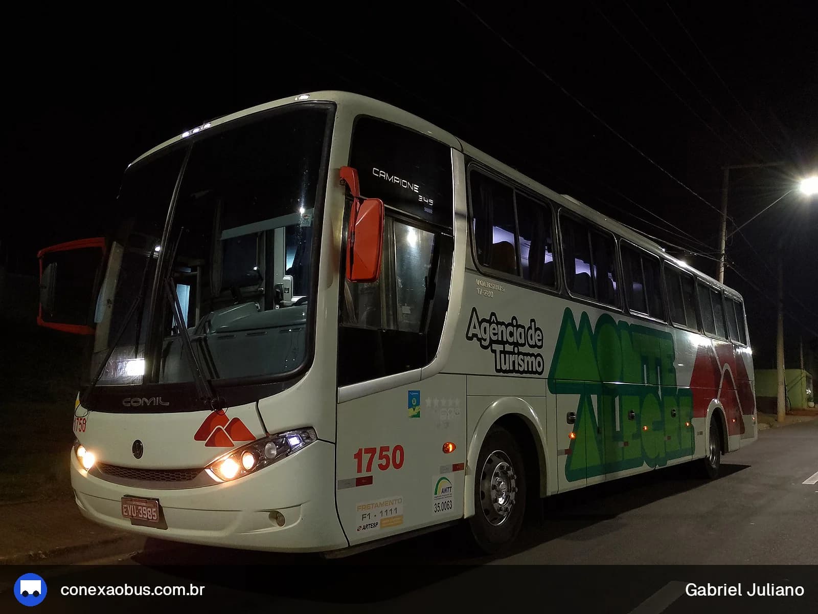 Ônibus Comil Campione 3.45 2011, da Monte Alegre Turismo, prefixo 1750, em Piracicaba-SP