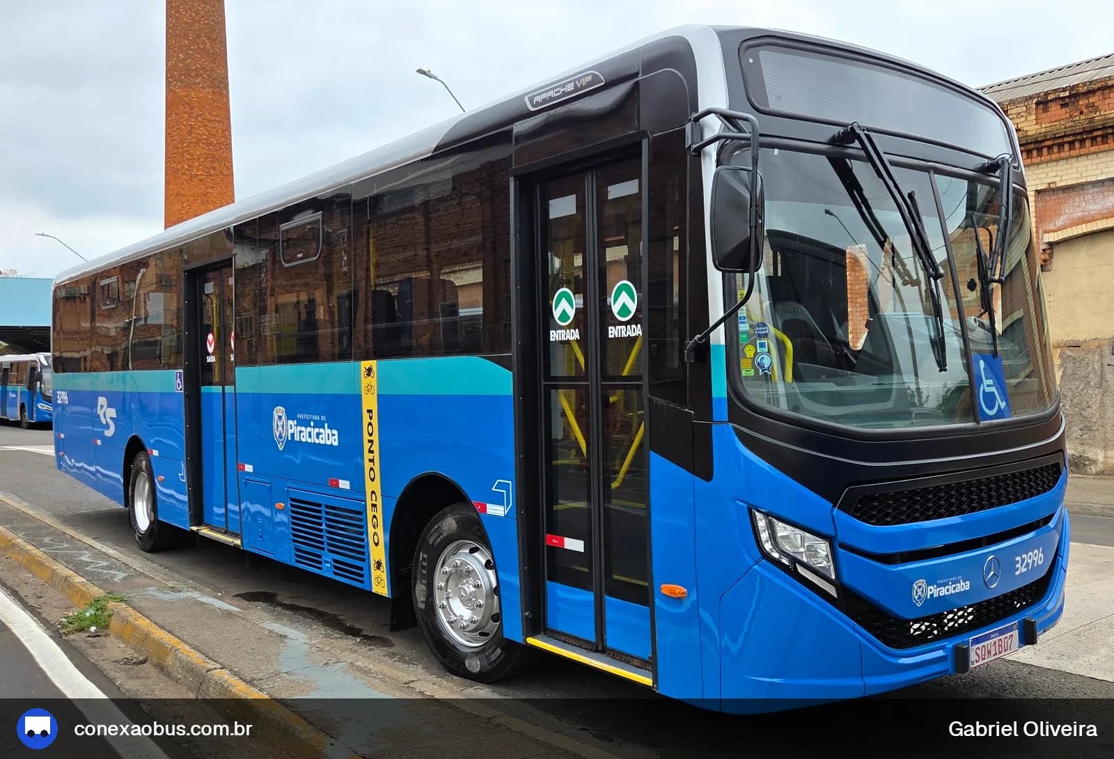 Ônibus CAIO Apache Vip V, da Rápido Sumaré | Pira Mobilidade, prefixo 32996, em Piracicaba-SP