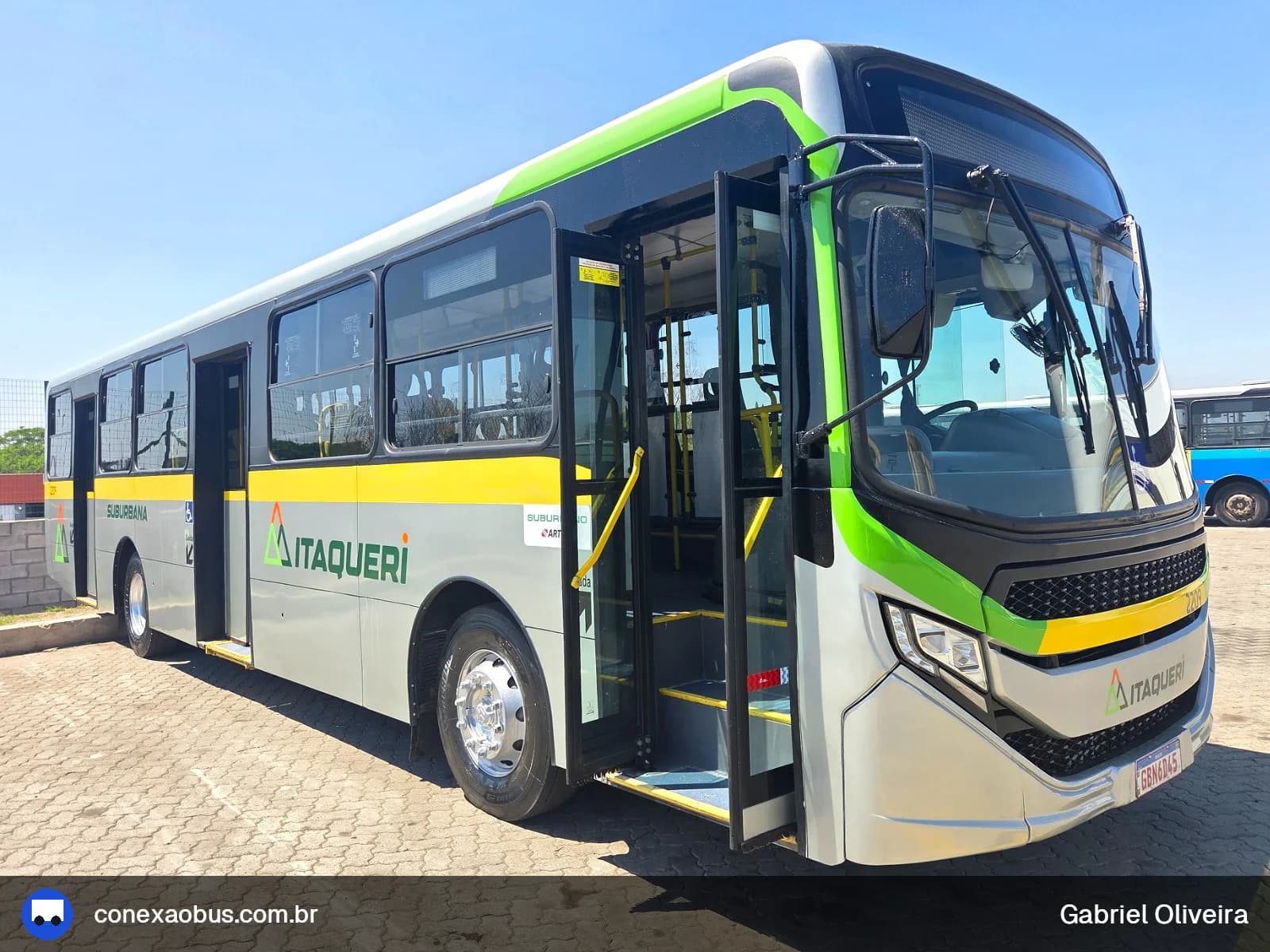 Ônibus CAIO Apache Vip V, da Viação Itaqueri, prefixo 2209, em Piracicaba-SP