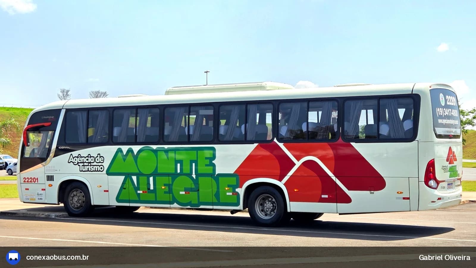 Ônibus Comil Campione 3.25 2014, da Monte Alegre Turismo, prefixo 22201, em Iracemapolis-SP